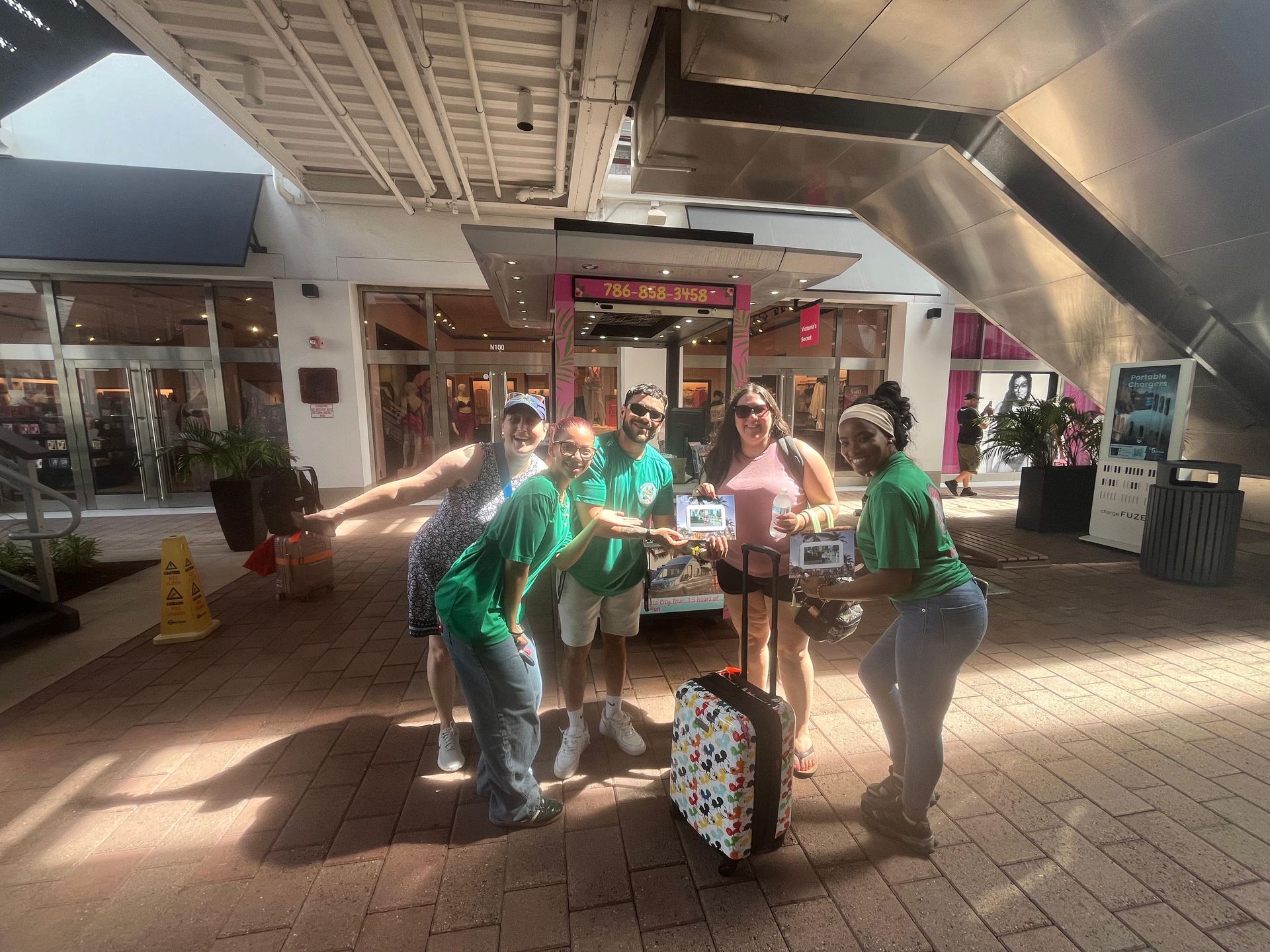 Passengers at the main office of the Miami Sightseeing Photo Bus Tour