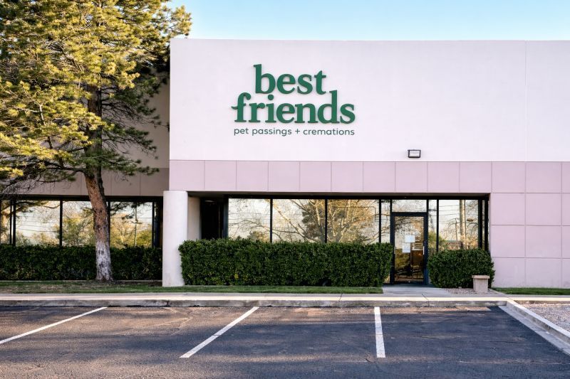 Best Friends storefront for Albuquerque, NM pet cremation with green signage and front entrance