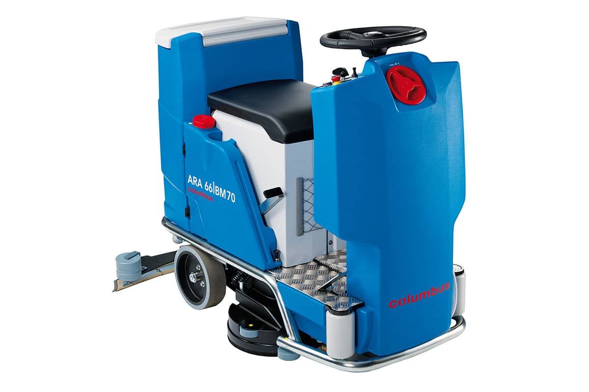 Eine blau-weiße Maschine mit einem Lenkrad auf weißem Hintergrund.
