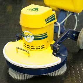 Schwimmend gelagerte Bürsten