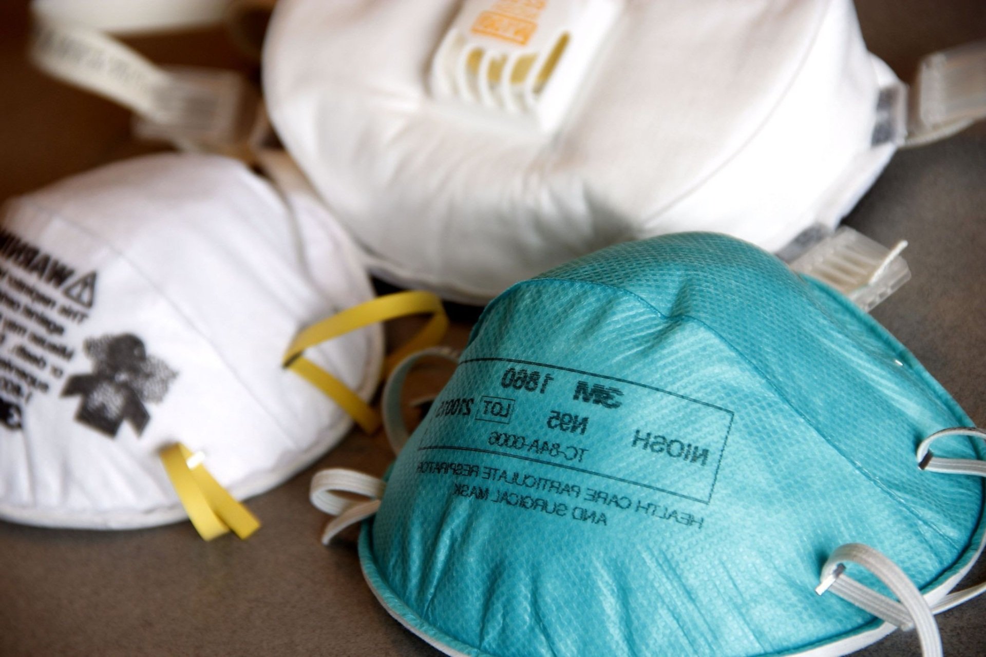 Are epoxy fumes dangerous?