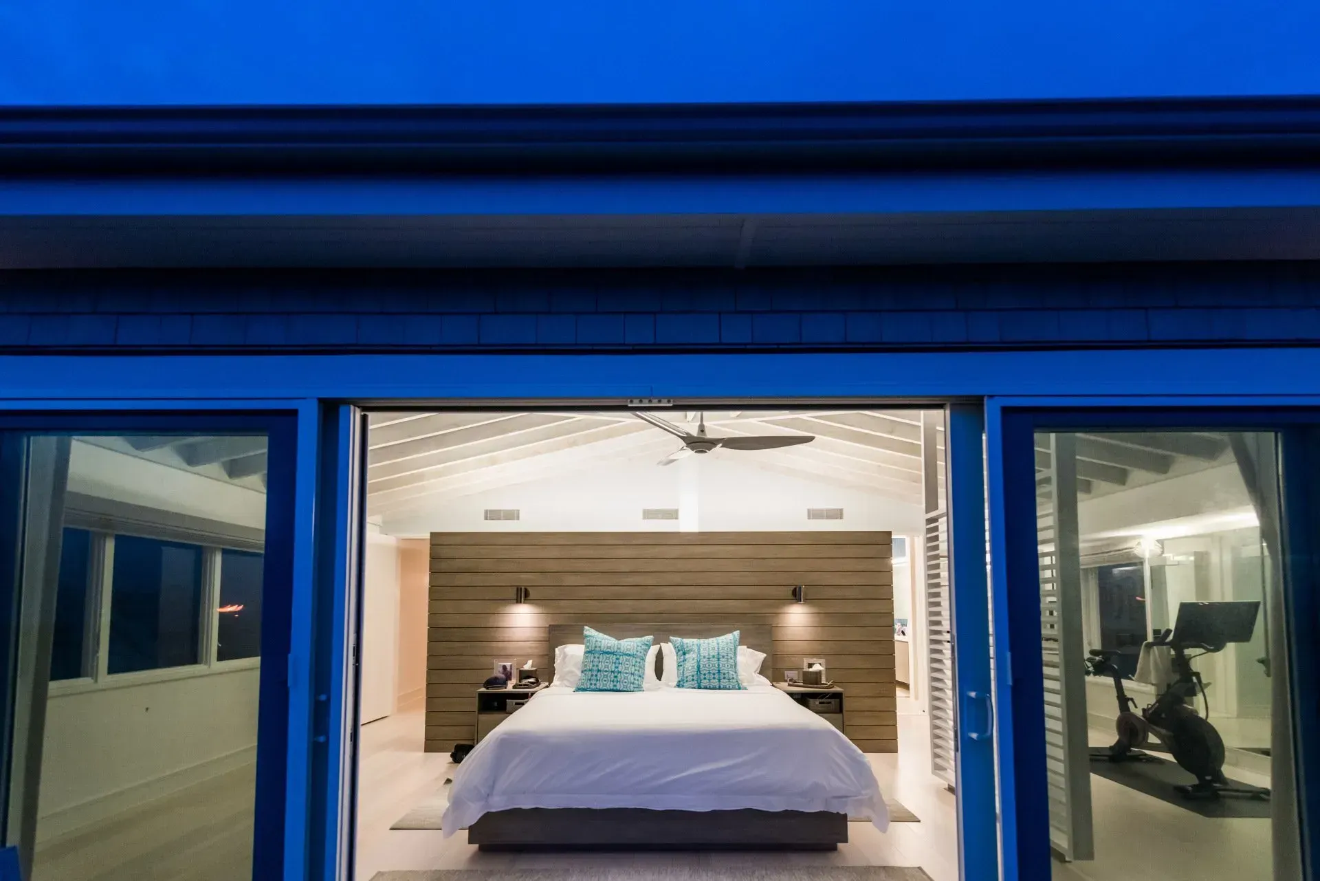 Platform bed w/ wardrobe - Monetti Builders