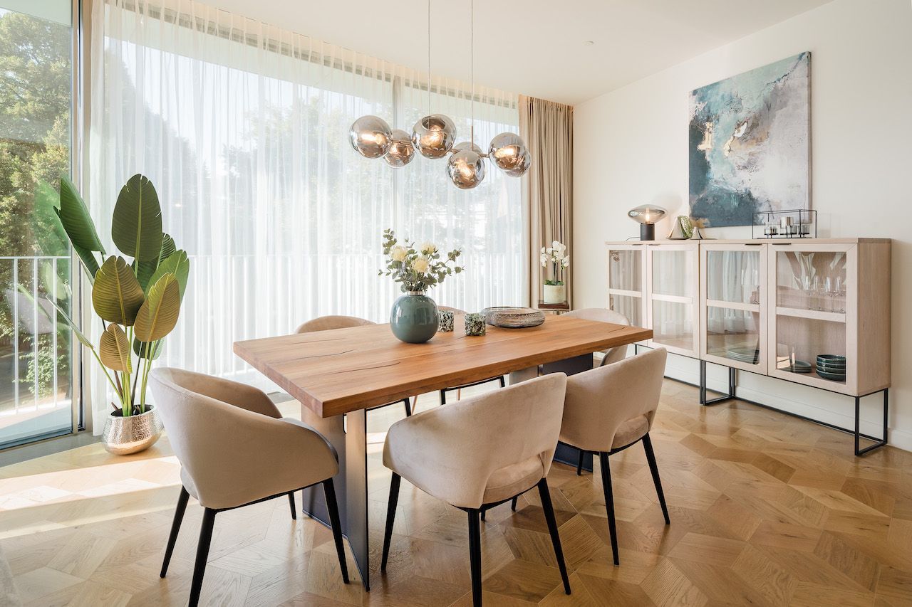 Diese Wohnung wurde mit hochwertigen Mietmöbeln komplett und in kurzer Zeit eingerichtet in der Residenz des Hamburger Hotels Fontenay an der Alster.