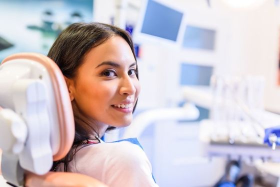 Donna dal dentista