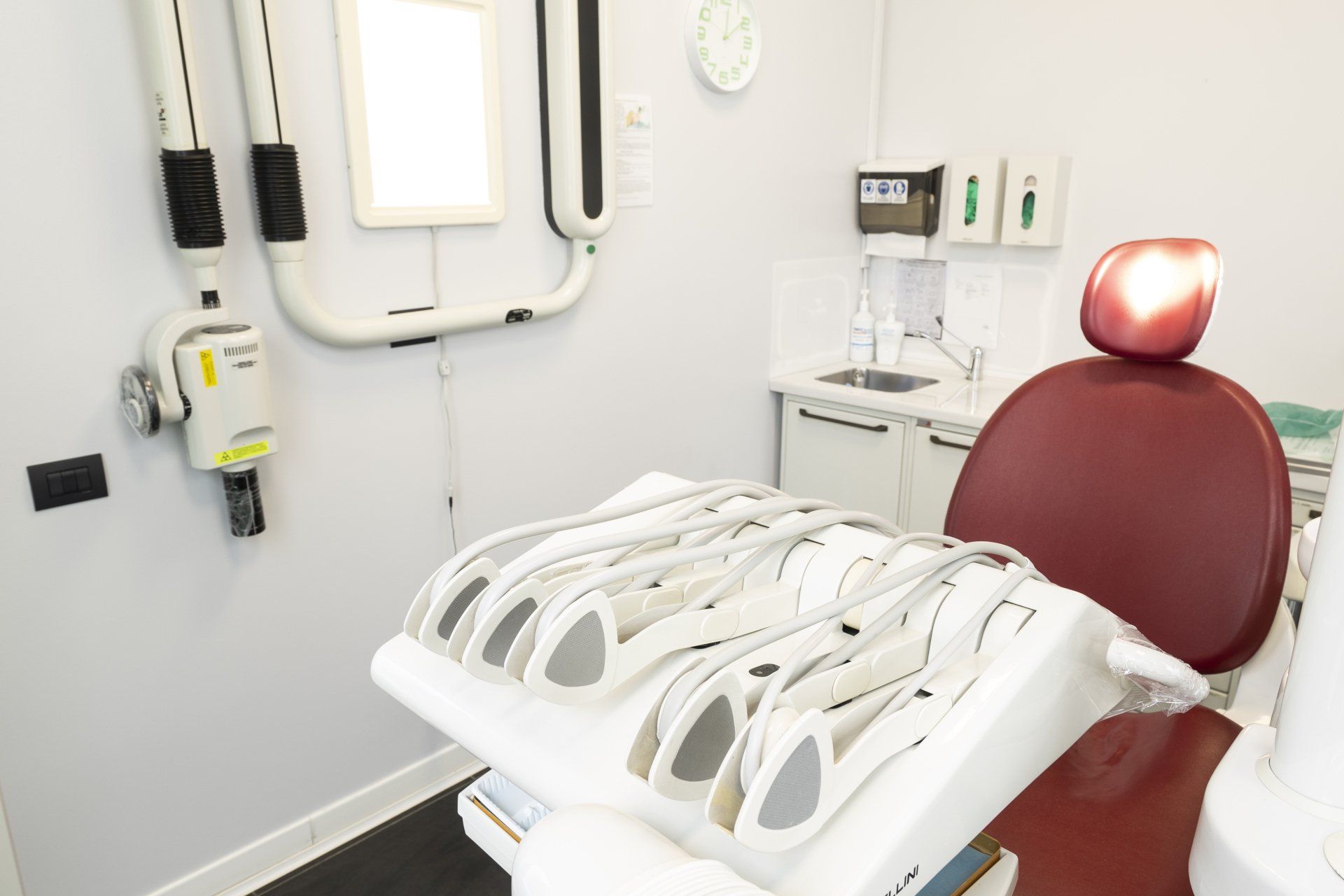strumenti del dentista a Cinisello Balsamo e a Muggiò