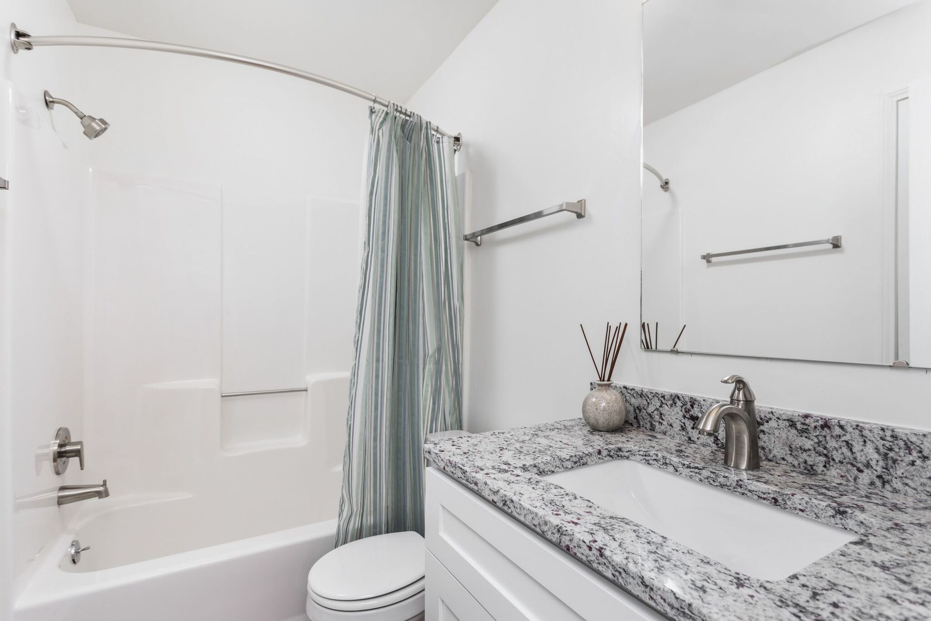 bathroom tub