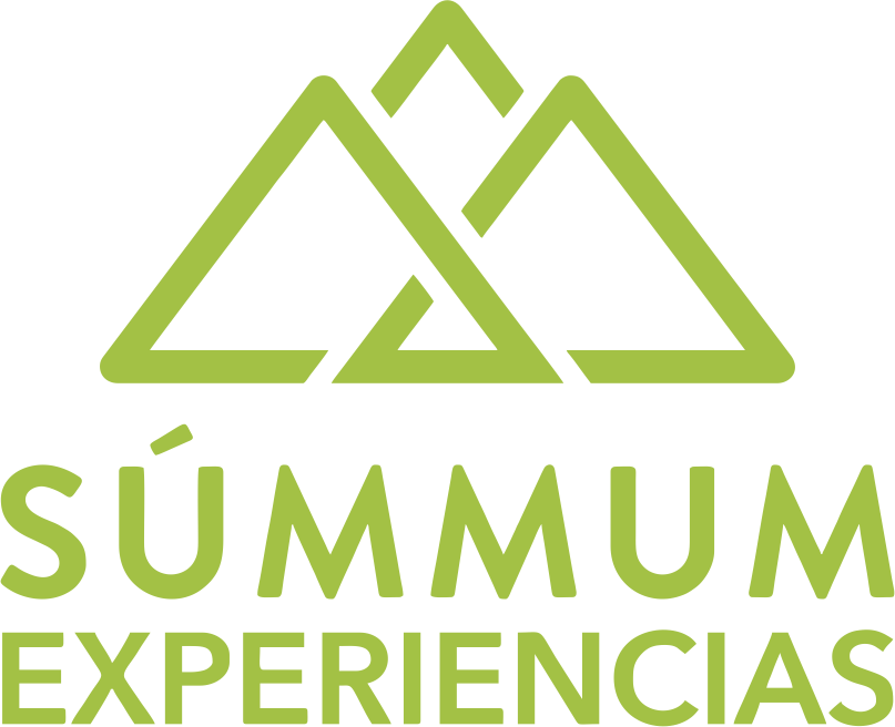 Logotipo de Súmmum Experiencias: Línea de aprendizaje vivencial y experiencias de alto impacto.