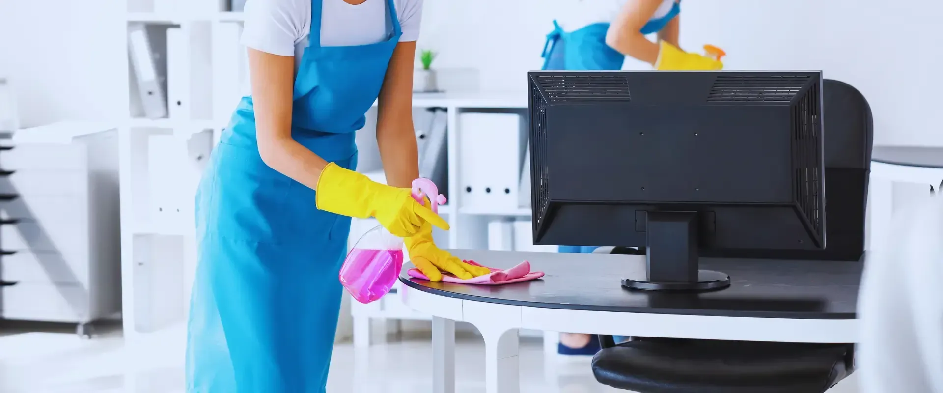 office desk cleaning