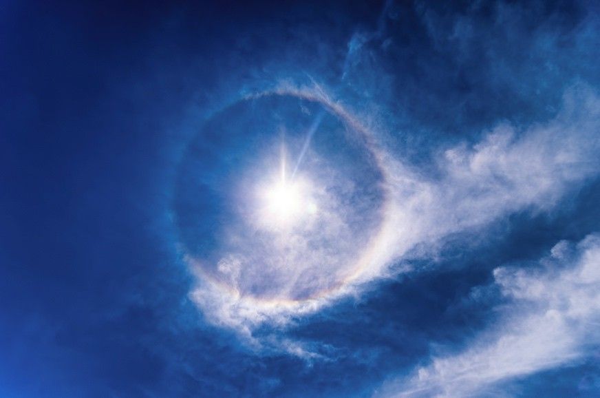 Why Some People See Halos Around Lights (and When It’s Serious)