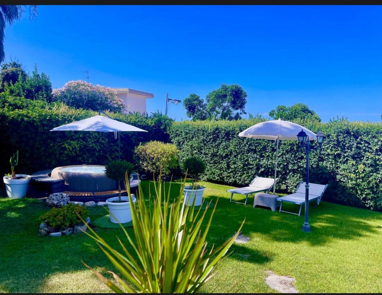 villa con giardino