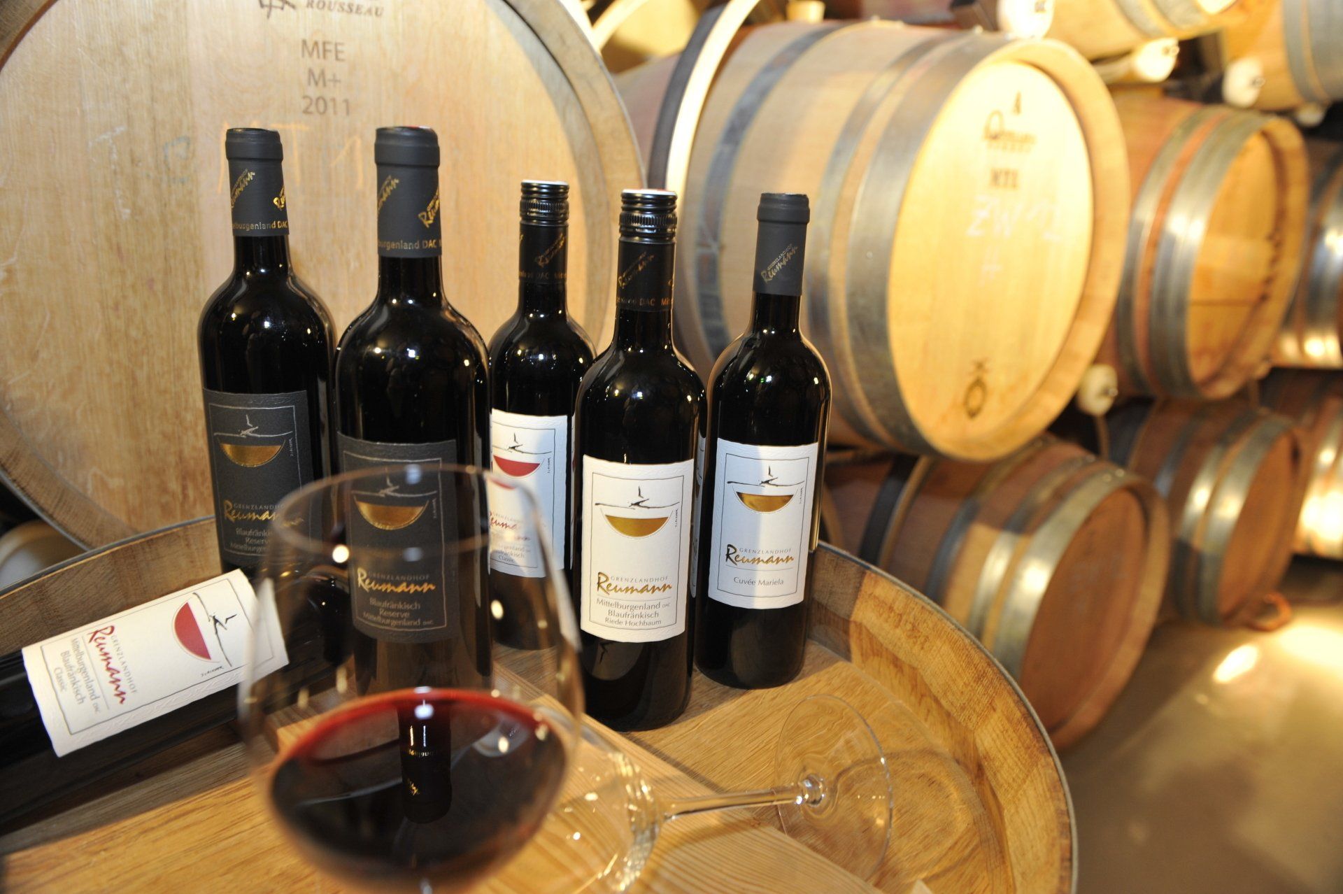 Weinflaschen von Grenzlandhof Weingut-Reumann