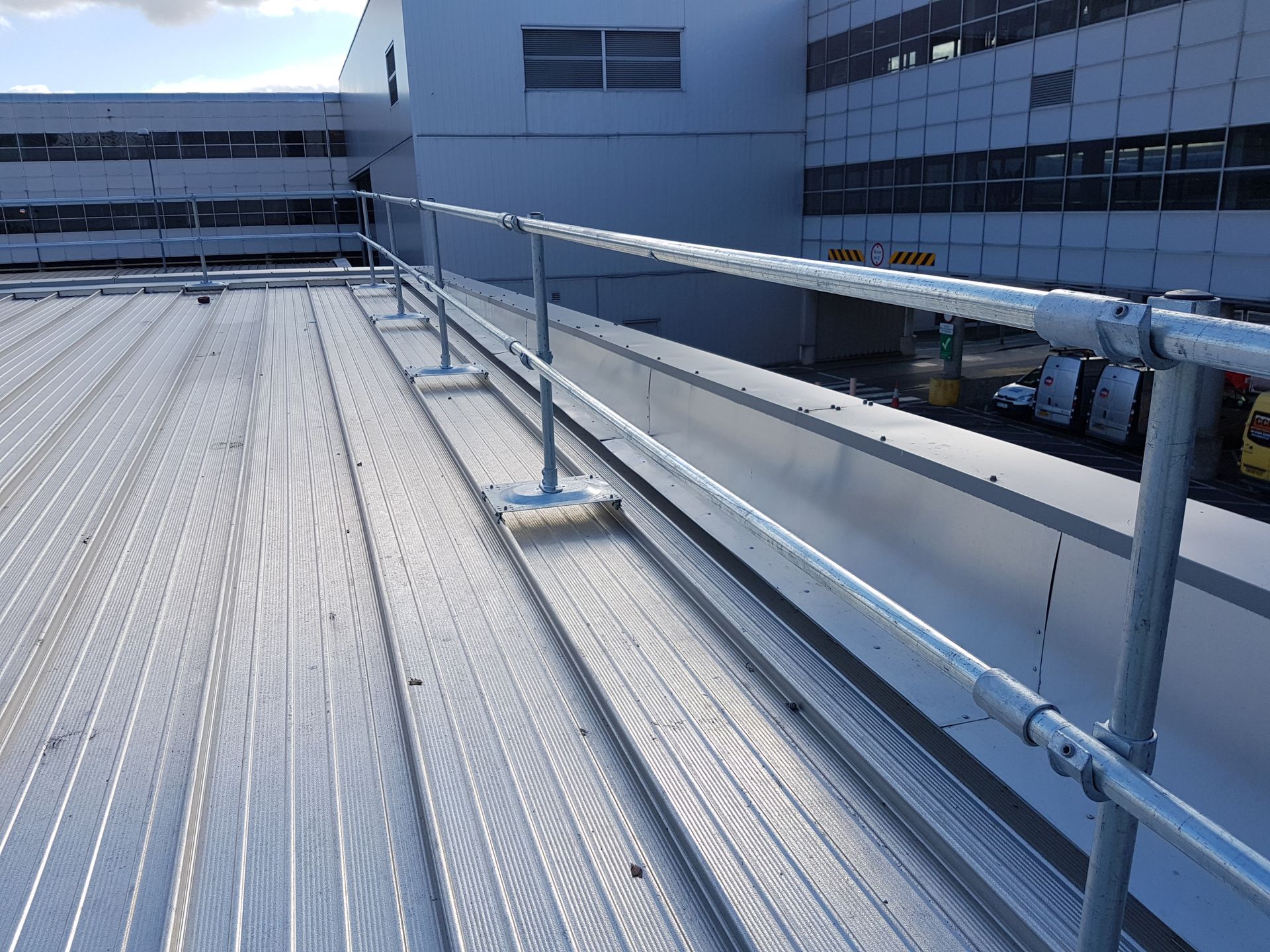 metal rooftop guardrail system