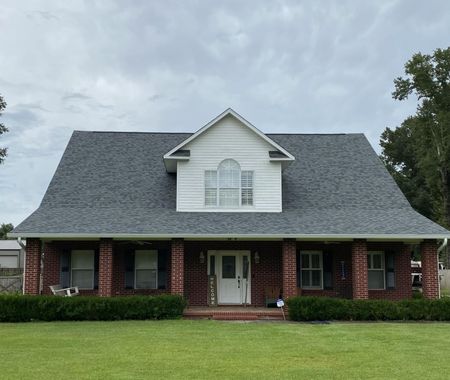 Dark Roof on Brick & Brown Home in Gulf Breeze, FL