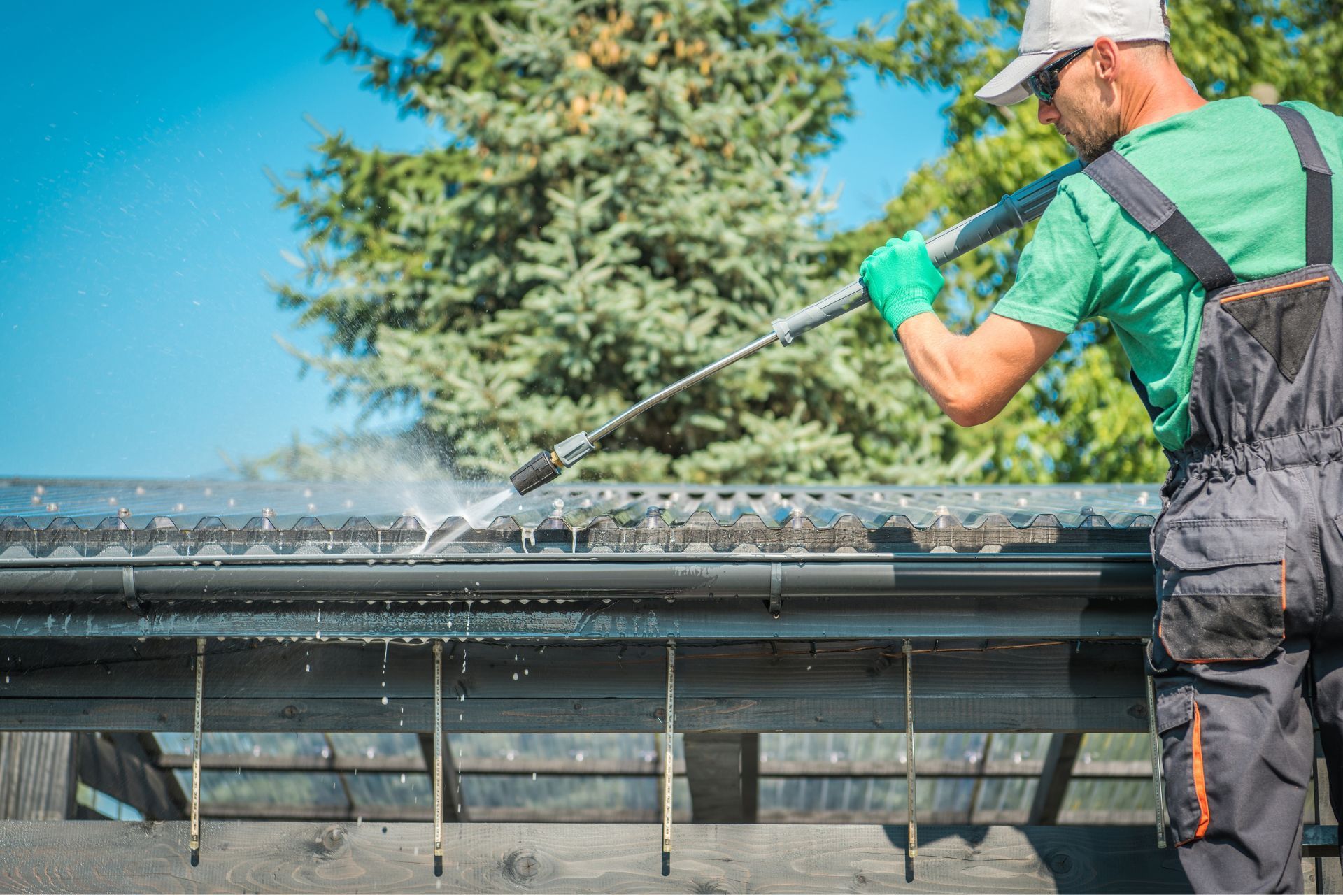 metal roof cleaning