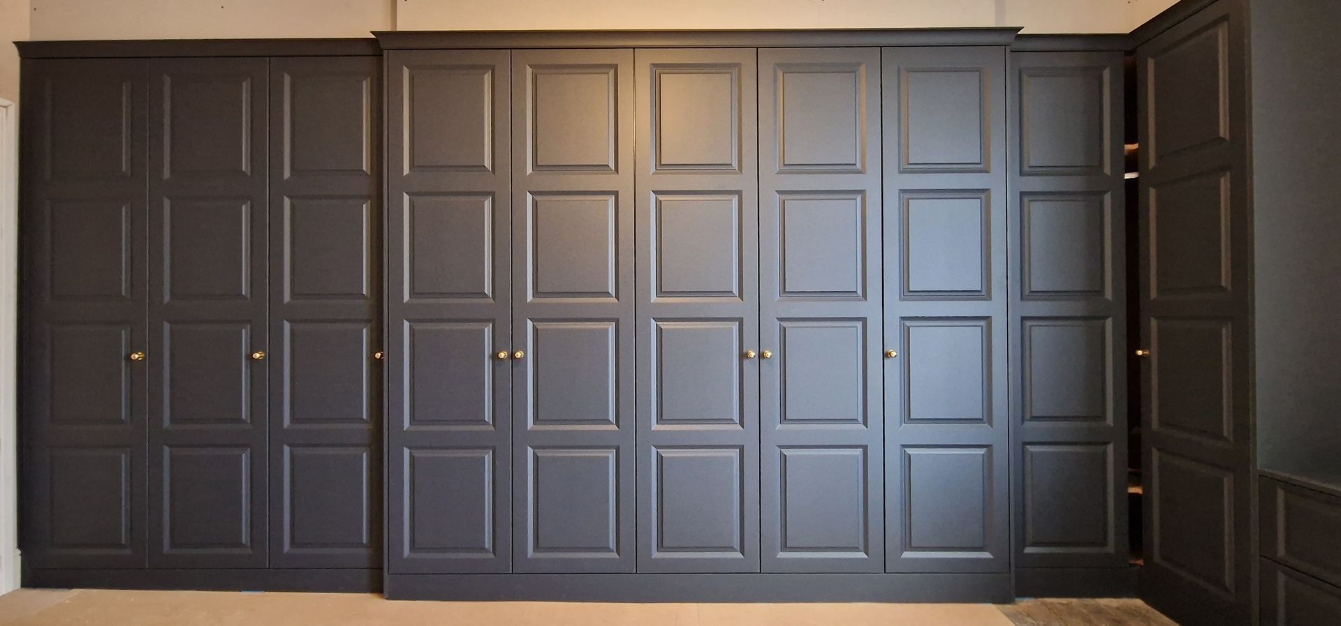  fitted bedrooms 