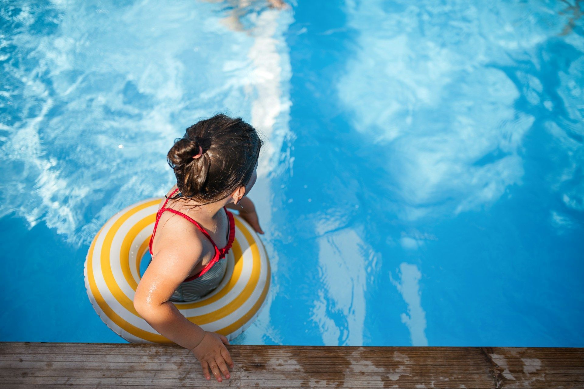 kid in the pool