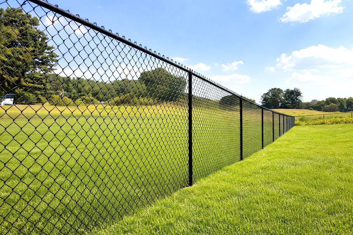 Chain Link 3D render with metal mesh design and reinforced posts, ideal for secure residential or commercial installs in Willard, Missouri.