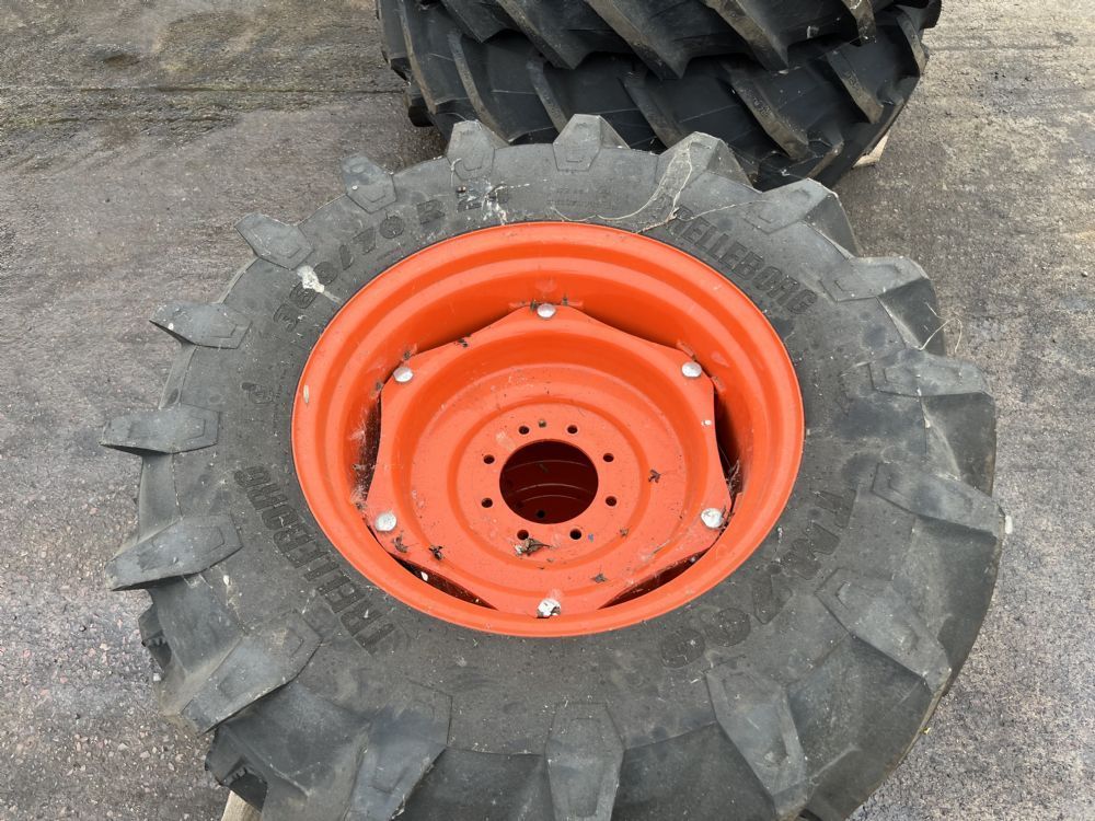 Kubota M5 wheels and tyres