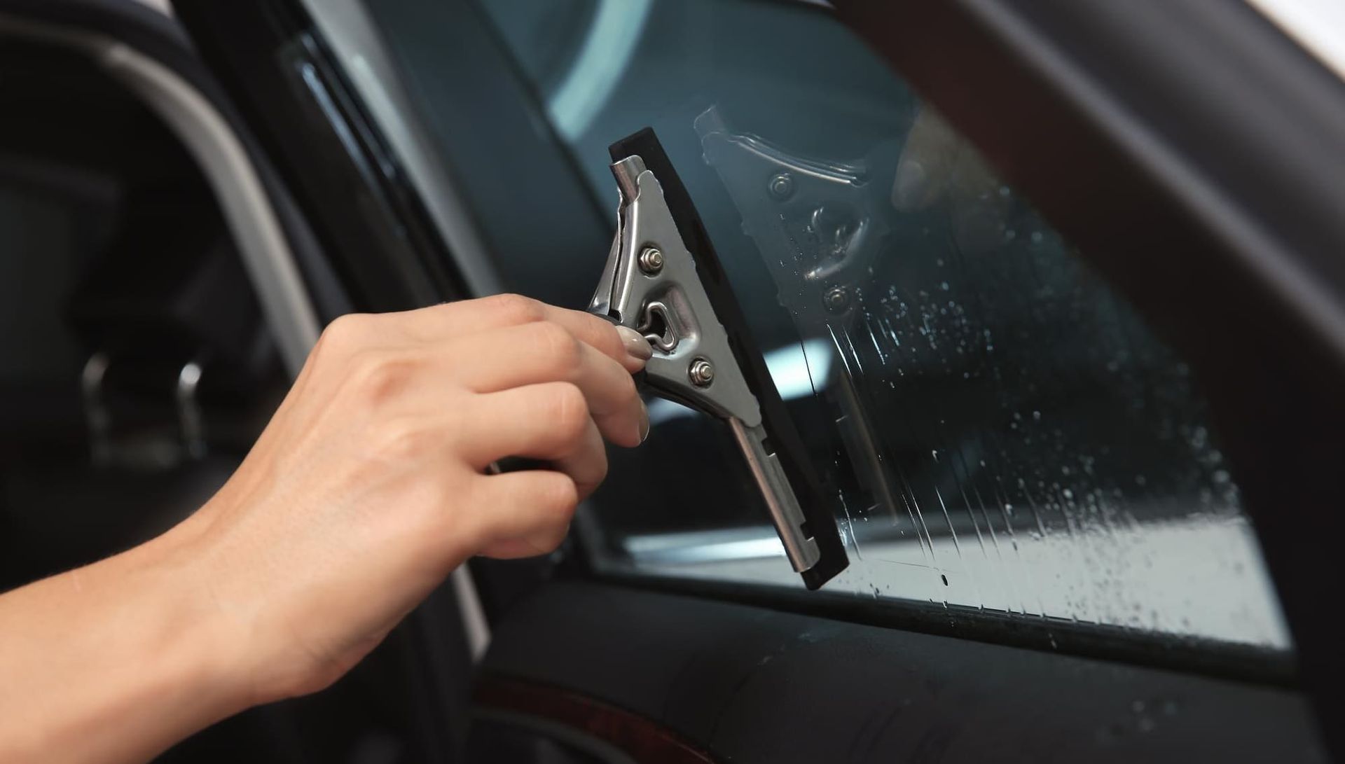 how to clean tinted car windows