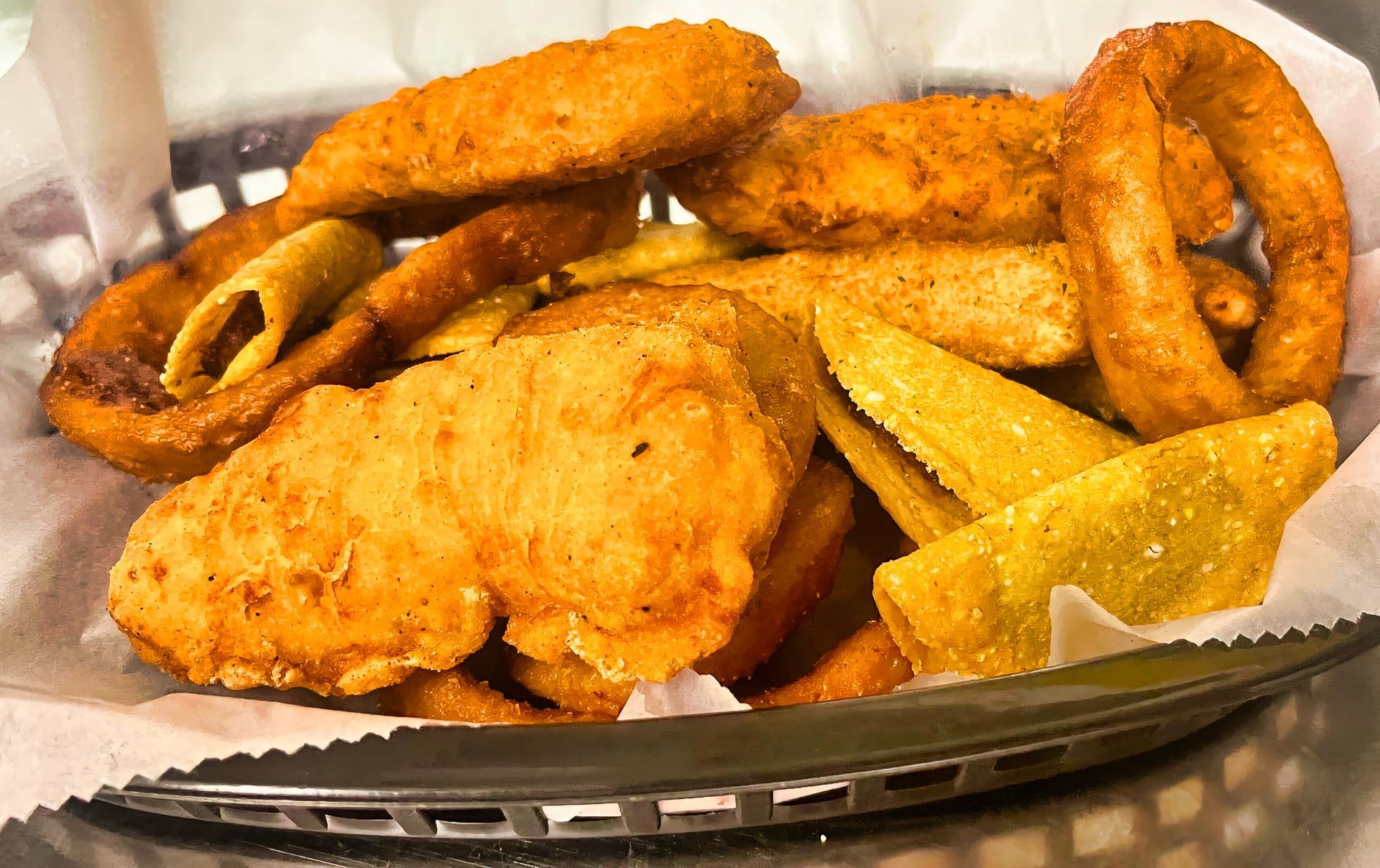 Sampler basket appetizer at Dockers North