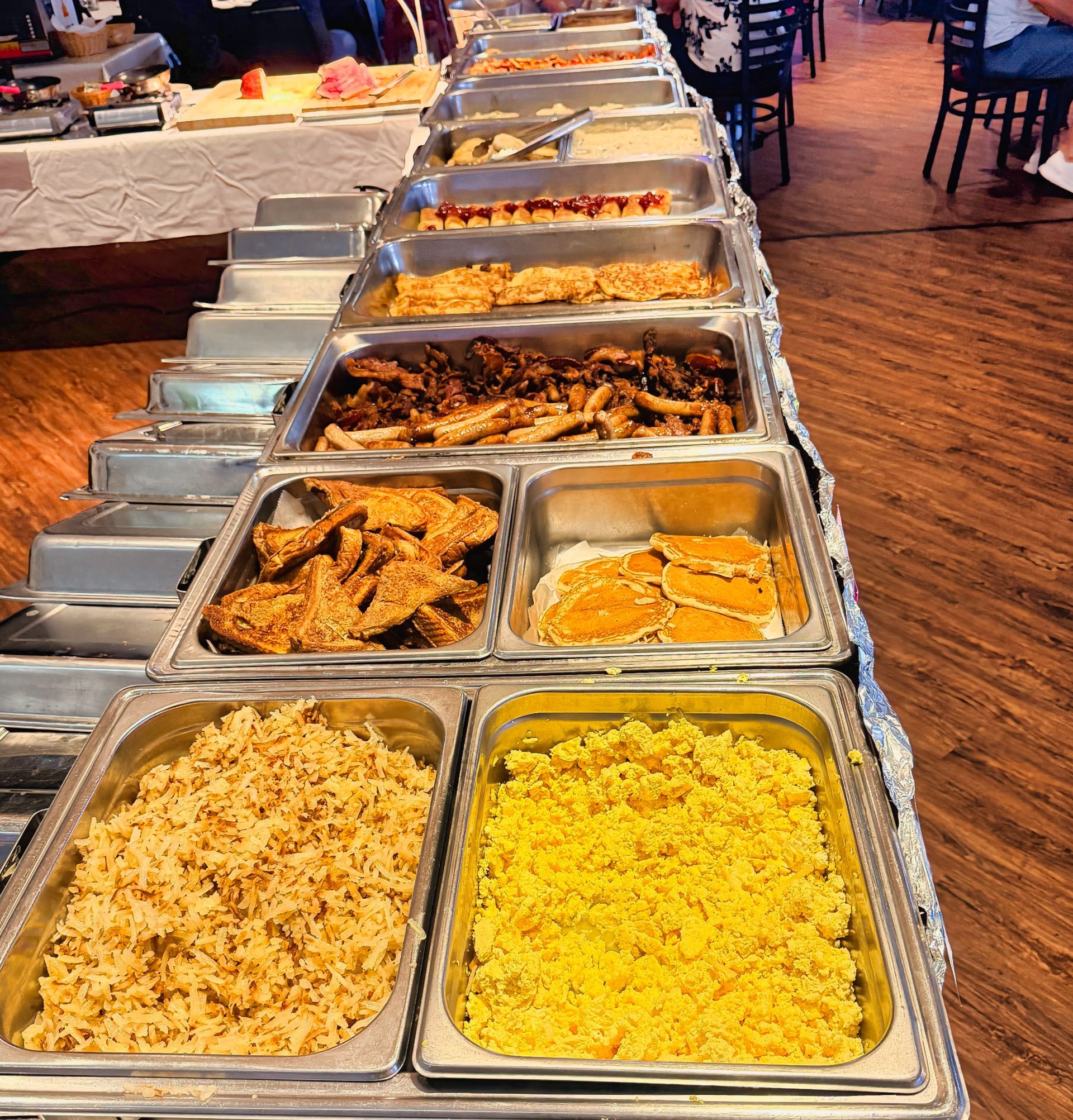 Sunday brunch buffet spread at Dockers North