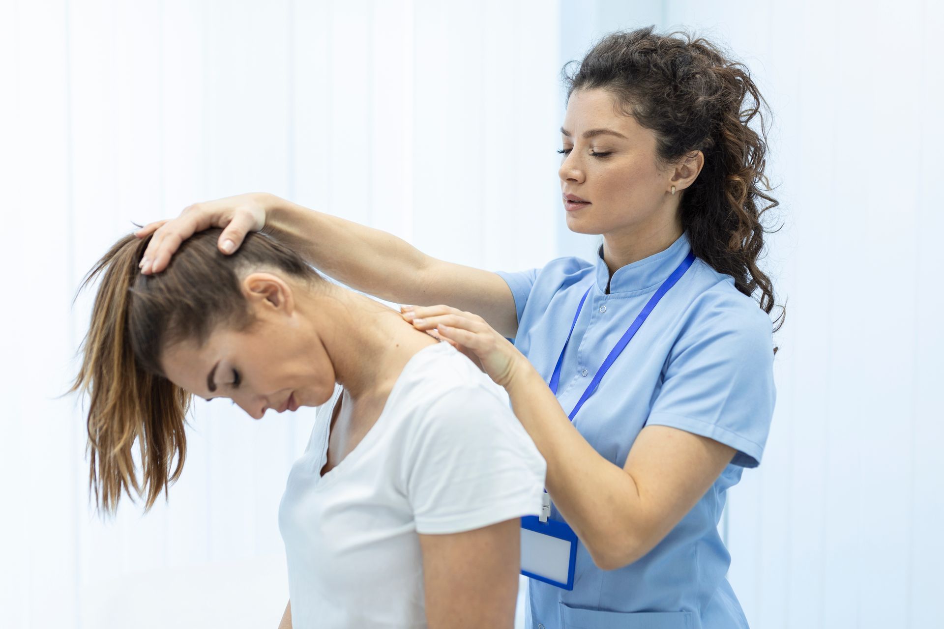 woman doing chiropractic treatment