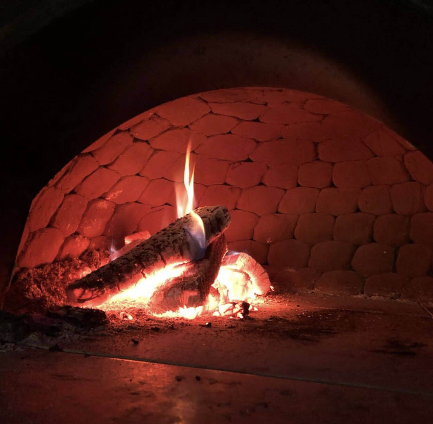 WegelinOfen Pizza- und Holzbackofen aus Lehm