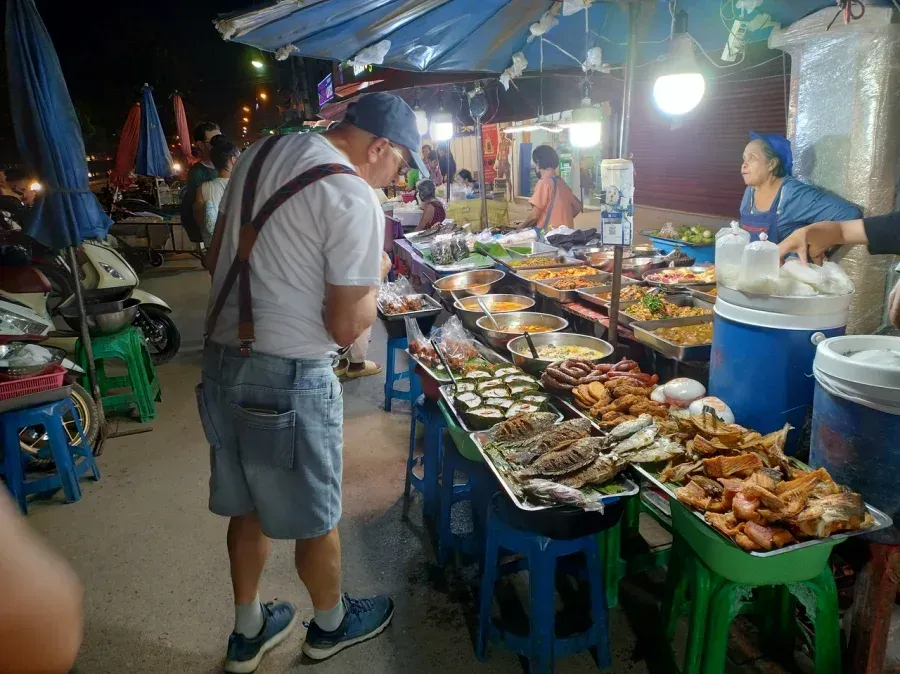 Chiang Khan Walking Street