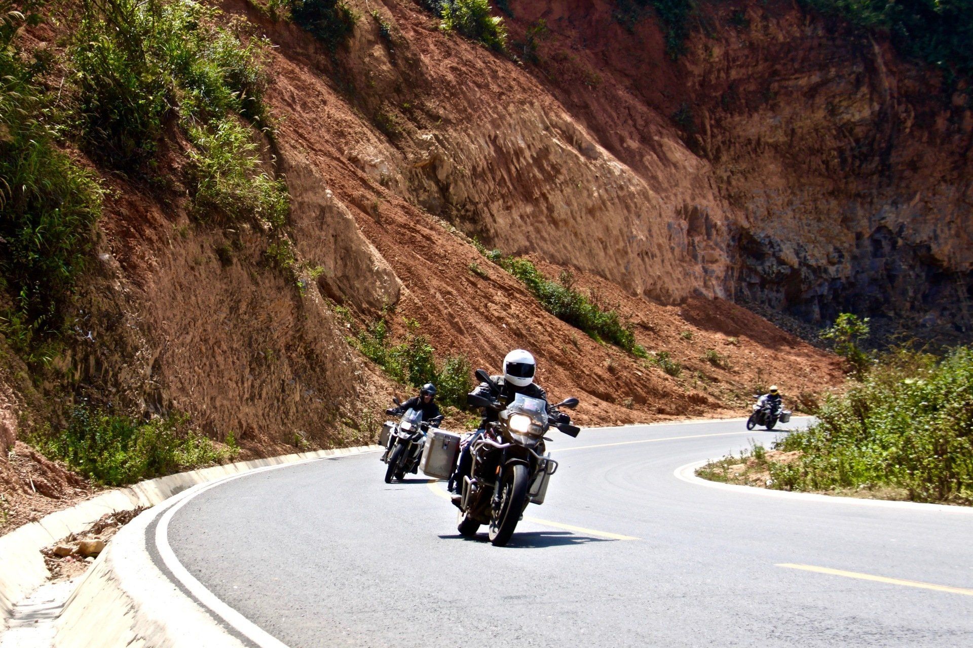 riding in BEAUTIFUL NORTHen THAILAND & LAOS-Road_to_Pakmong in Laos