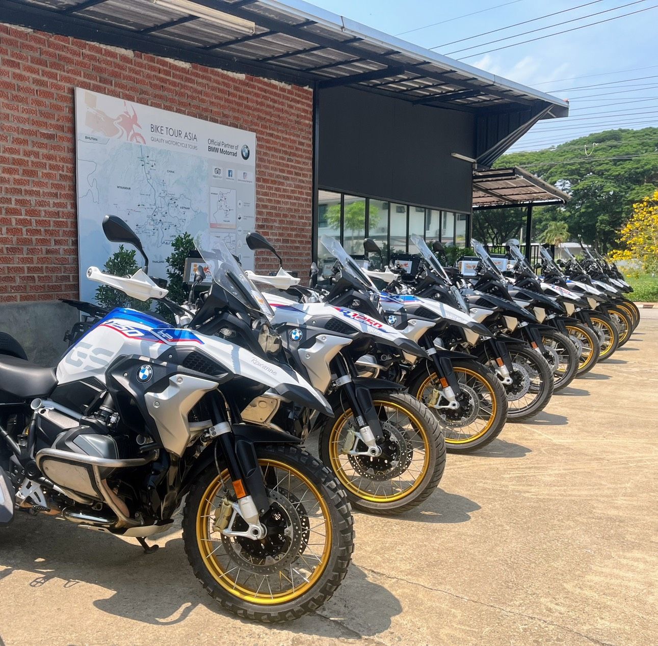 Bike Tour Asia, motorcycles
