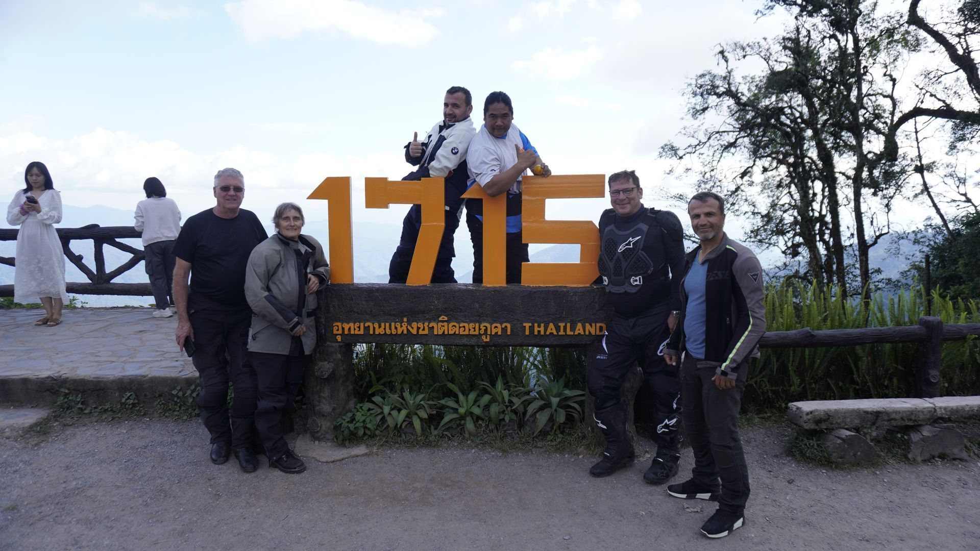1715 Bike Tour Asia group photo