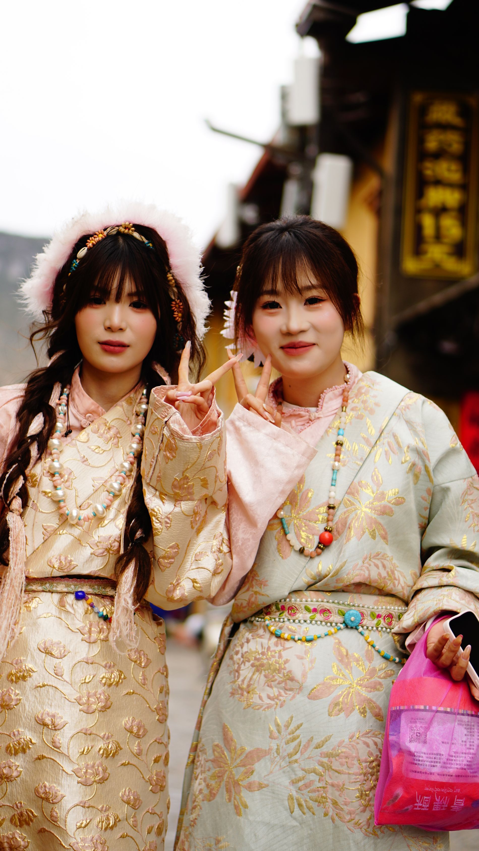 Local girls in Shangri-La