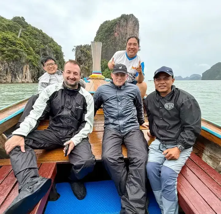 Bike Tour Asia team at the Beach