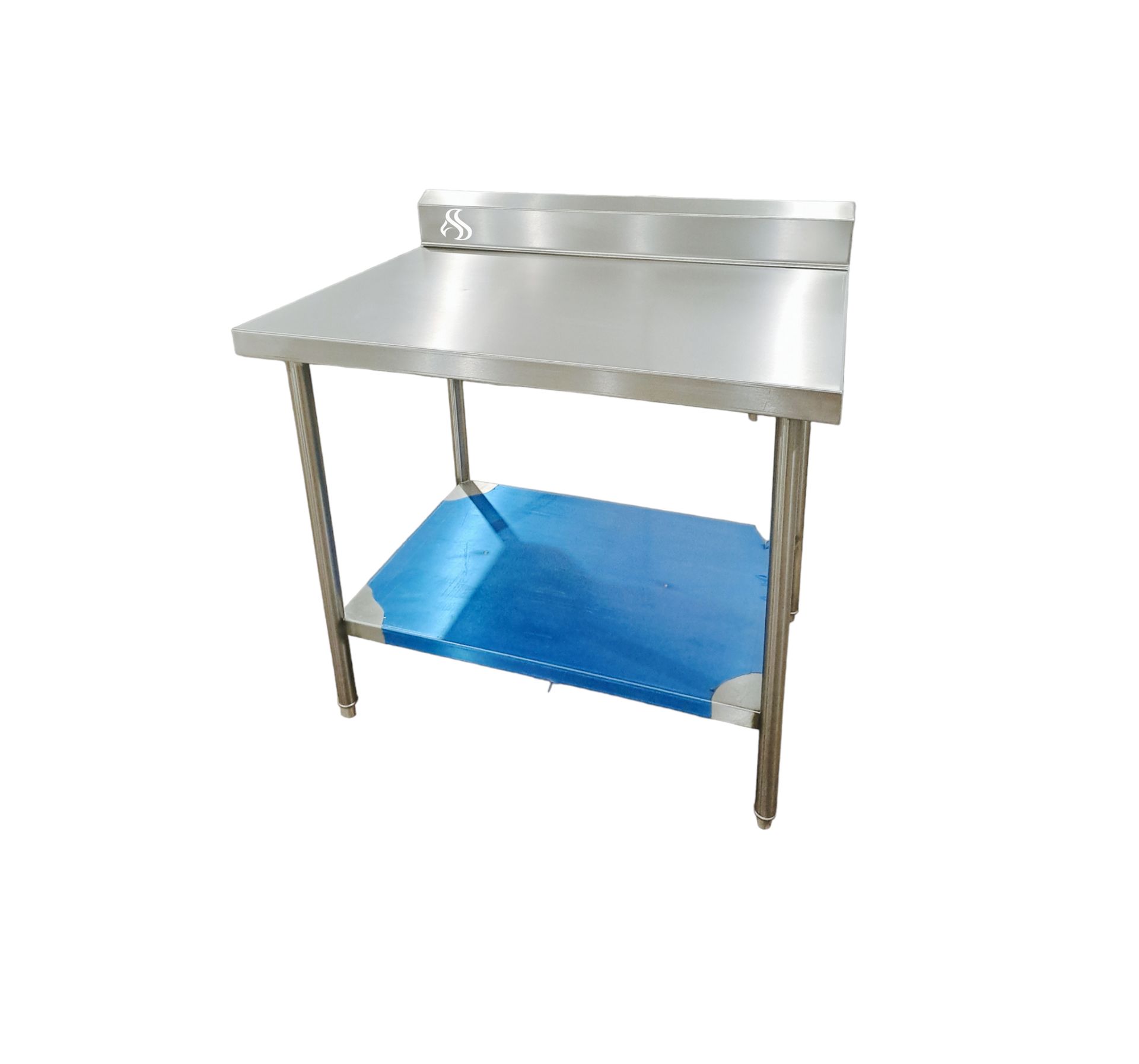 MESA A PARED CON ENTREPAÑO