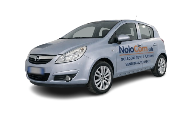 Auto hatchback color argento con il marchio Nolo.com su sfondo bianco.