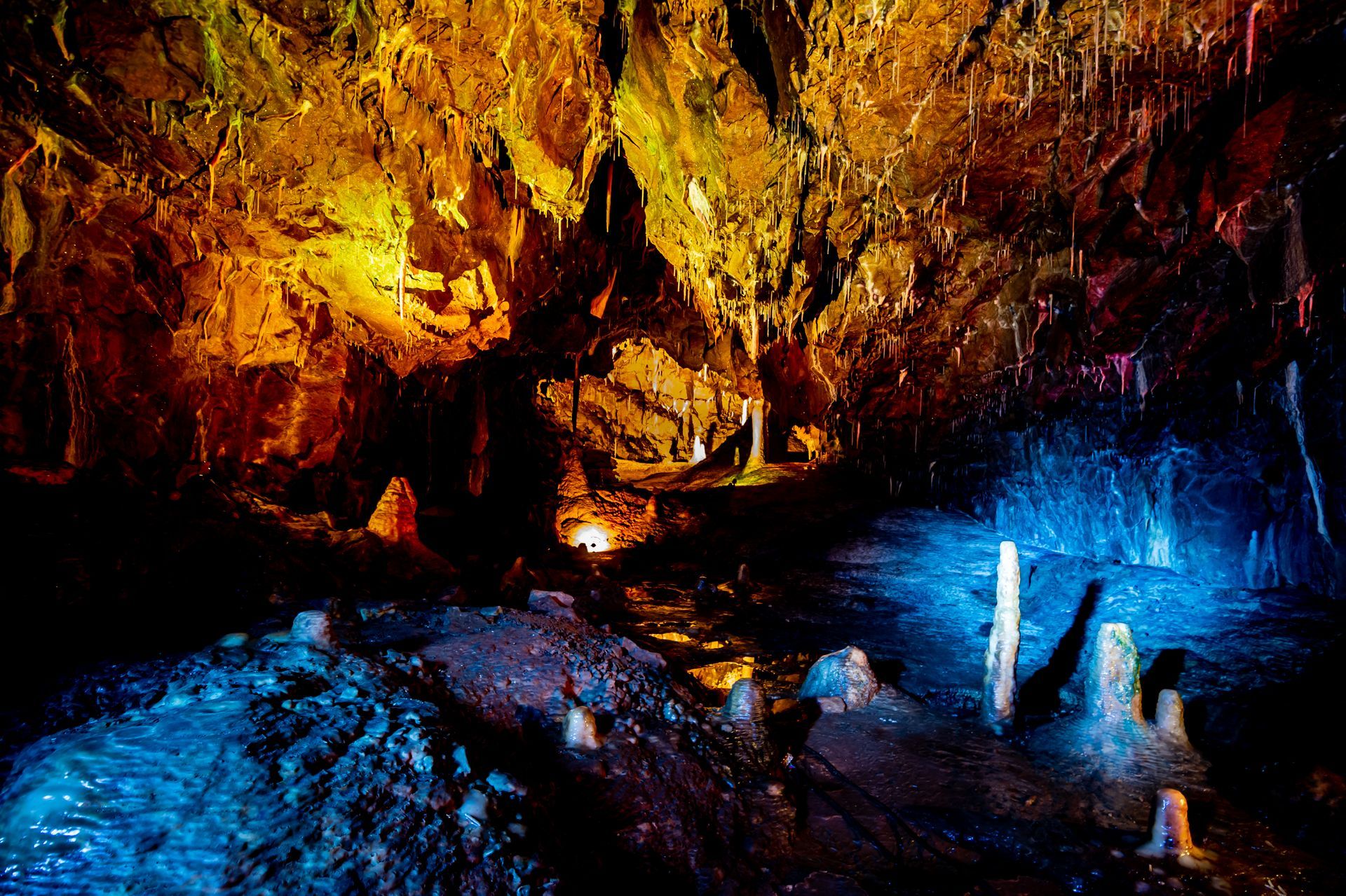 Picture of Stump Cross Caverns. 