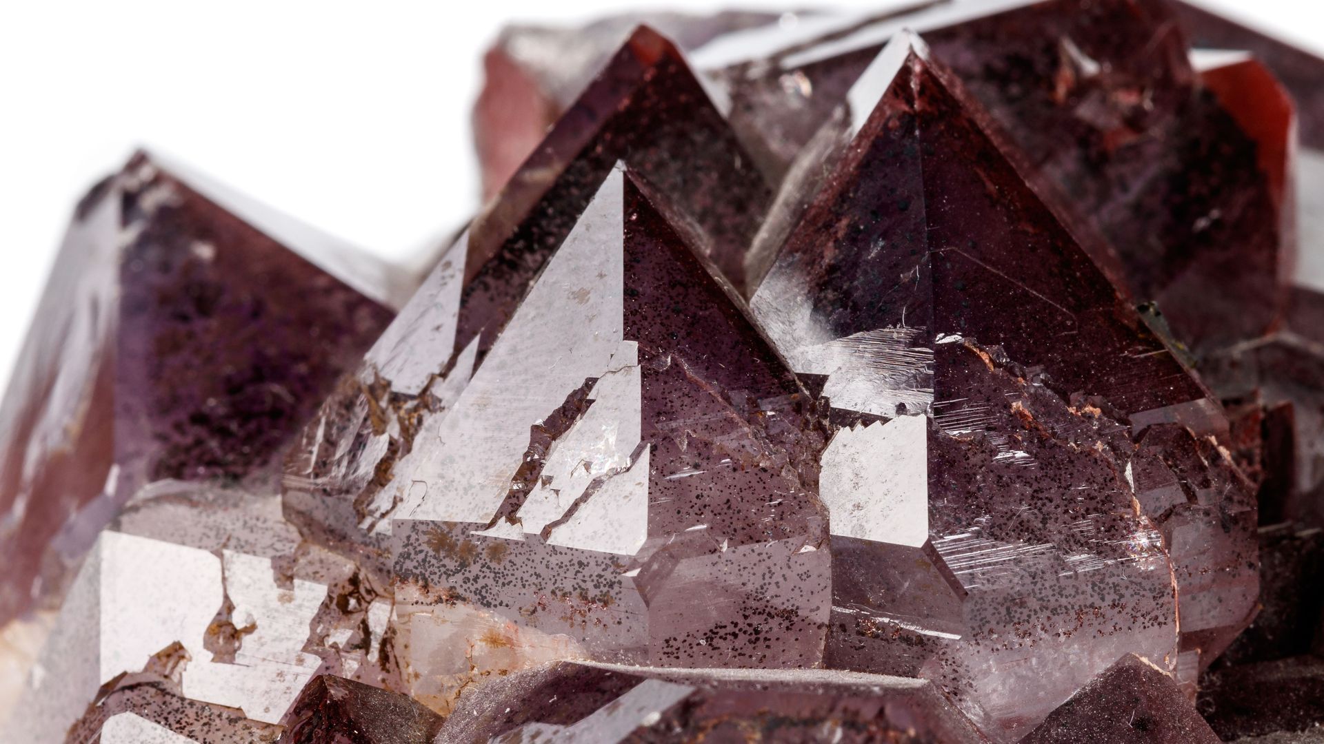 Don't know your druse crystal from your geode? Learn how to spot the difference