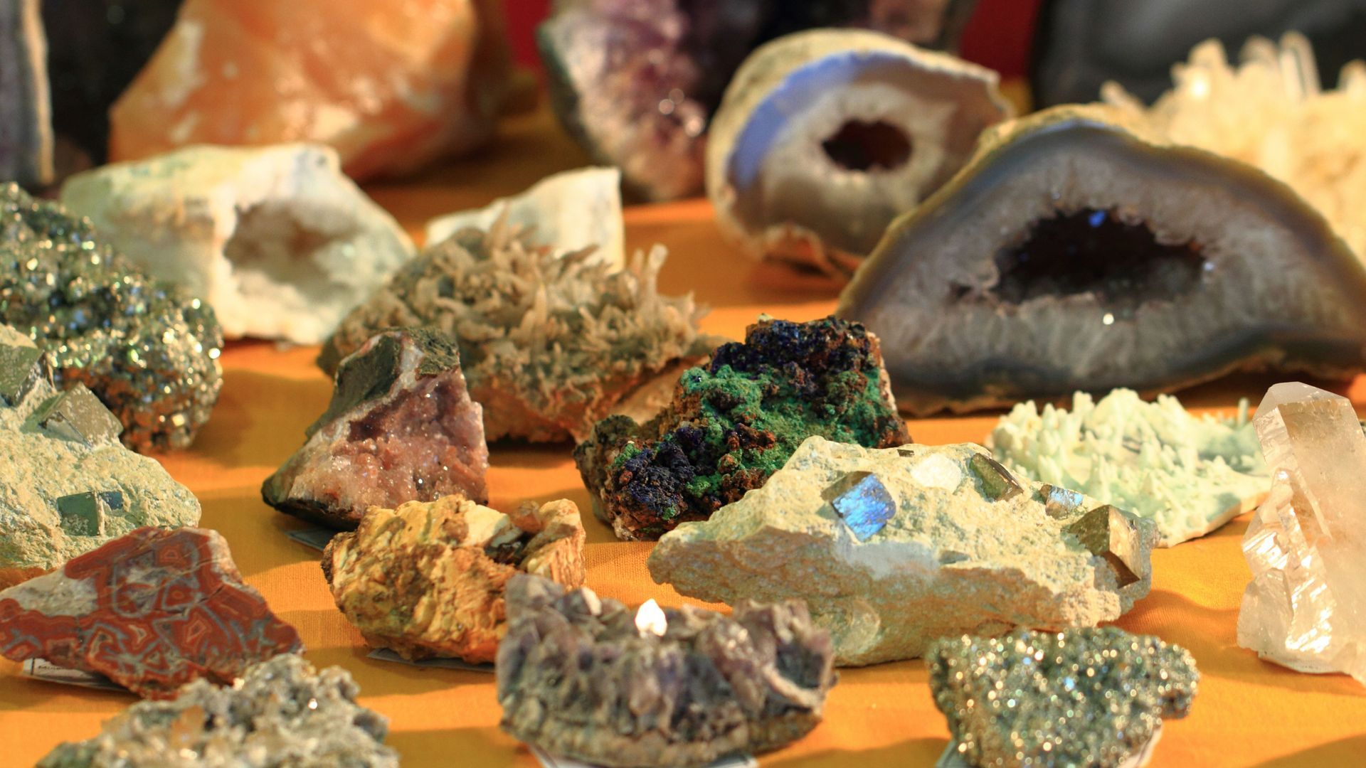 Want to get your hands on a geode? Learn where to buy geodes in the UK –