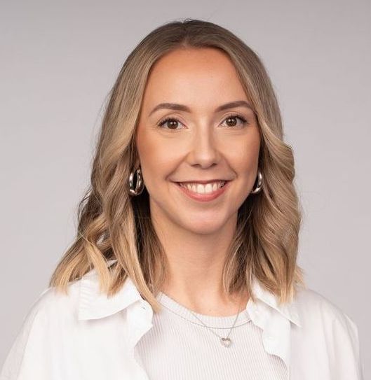 Annika Schaffer, Vogel IT-Akademie