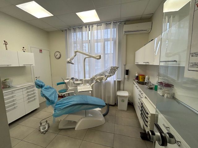 medico odontoiatra e infermiera