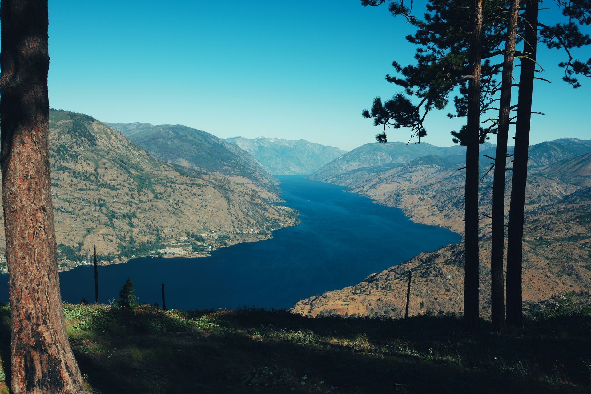 Calm water and mountains in Washington