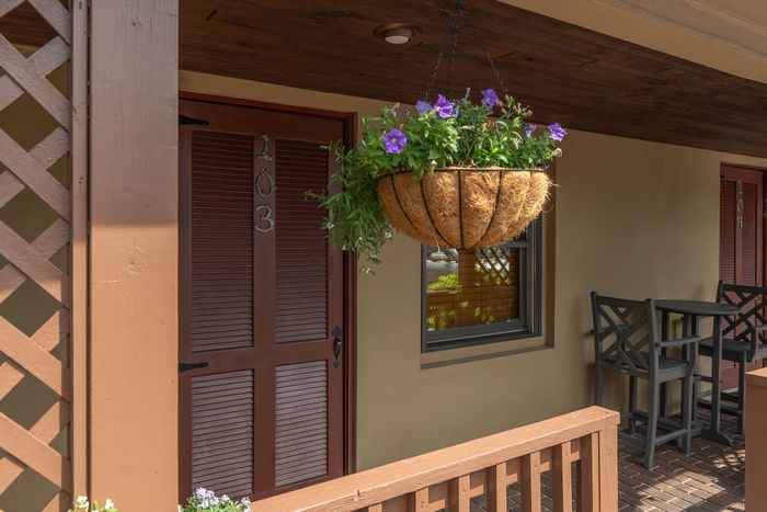 Ridgeway Inn - Room 103 - Exterior
