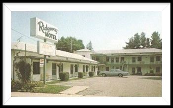 The Ridgeway Inn - Historic Retro Photo