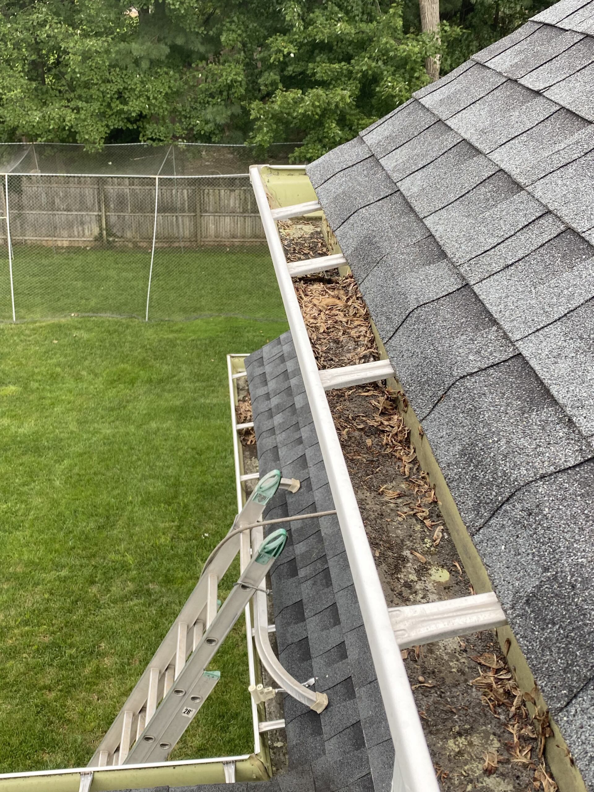 gutter cleaning company, chester county gutter cleaning company, downingtown gutter cleaning company, glenmoore gutter cleaning company, house wash pa gutter cleaning, local gutter cleaning service