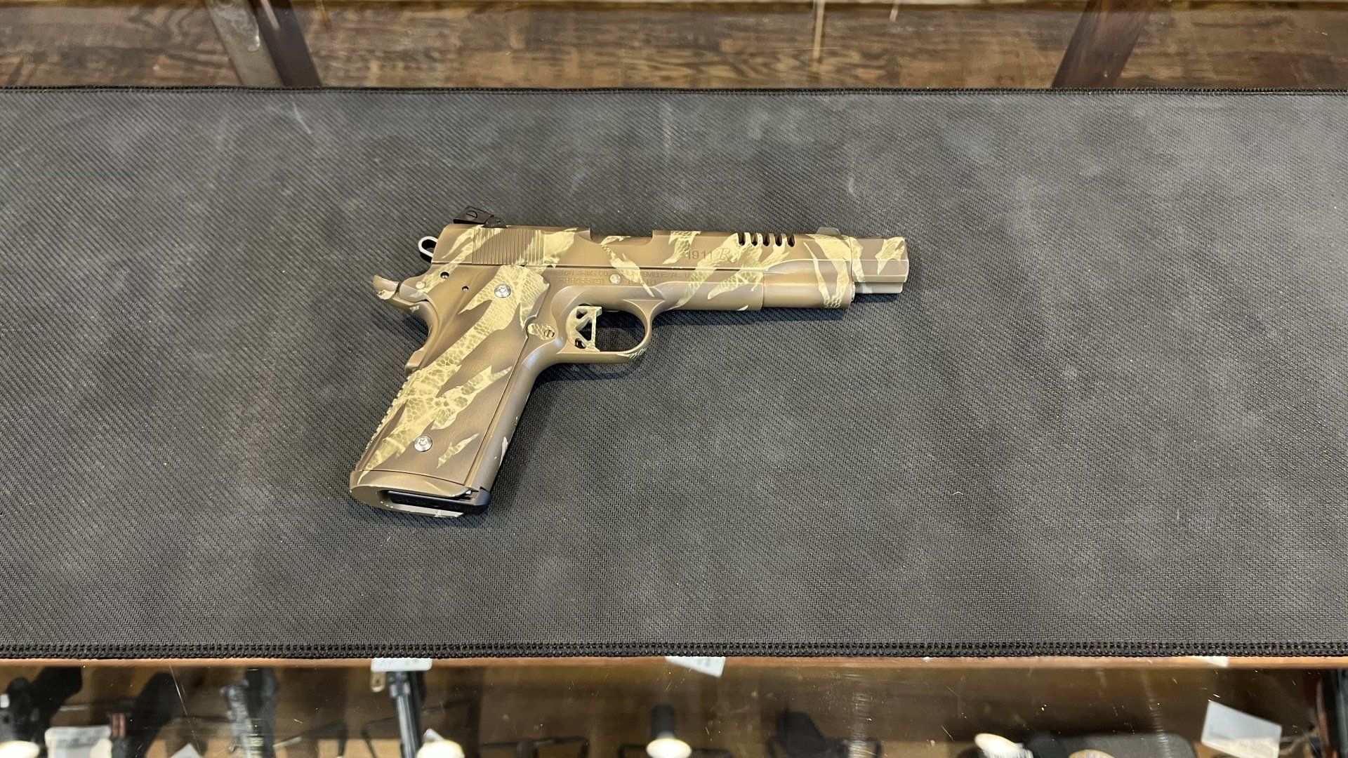 guns