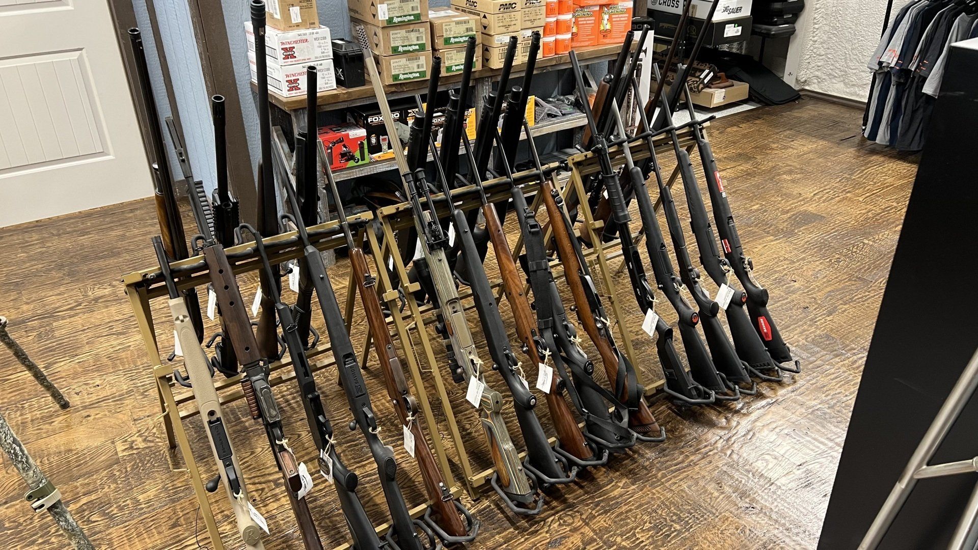 guns