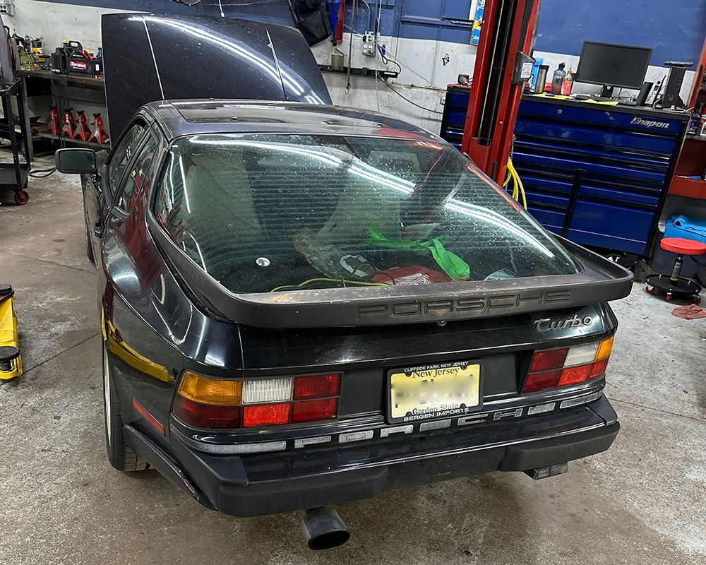Porsche 944