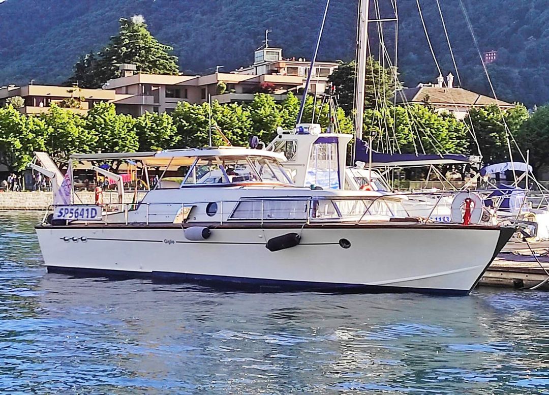 Mizar III is moored in Como