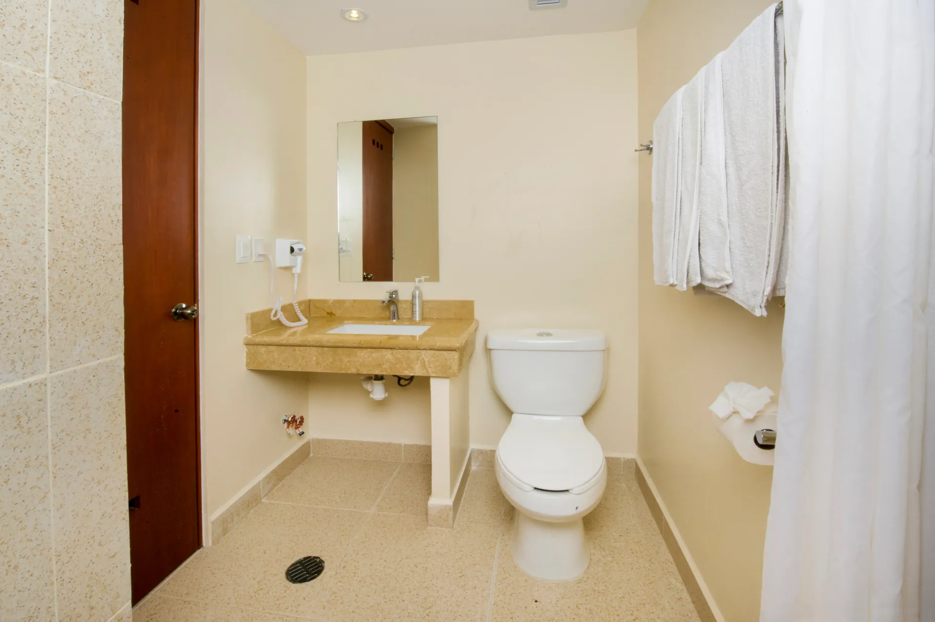 habitaciones con baño privado en acapulco