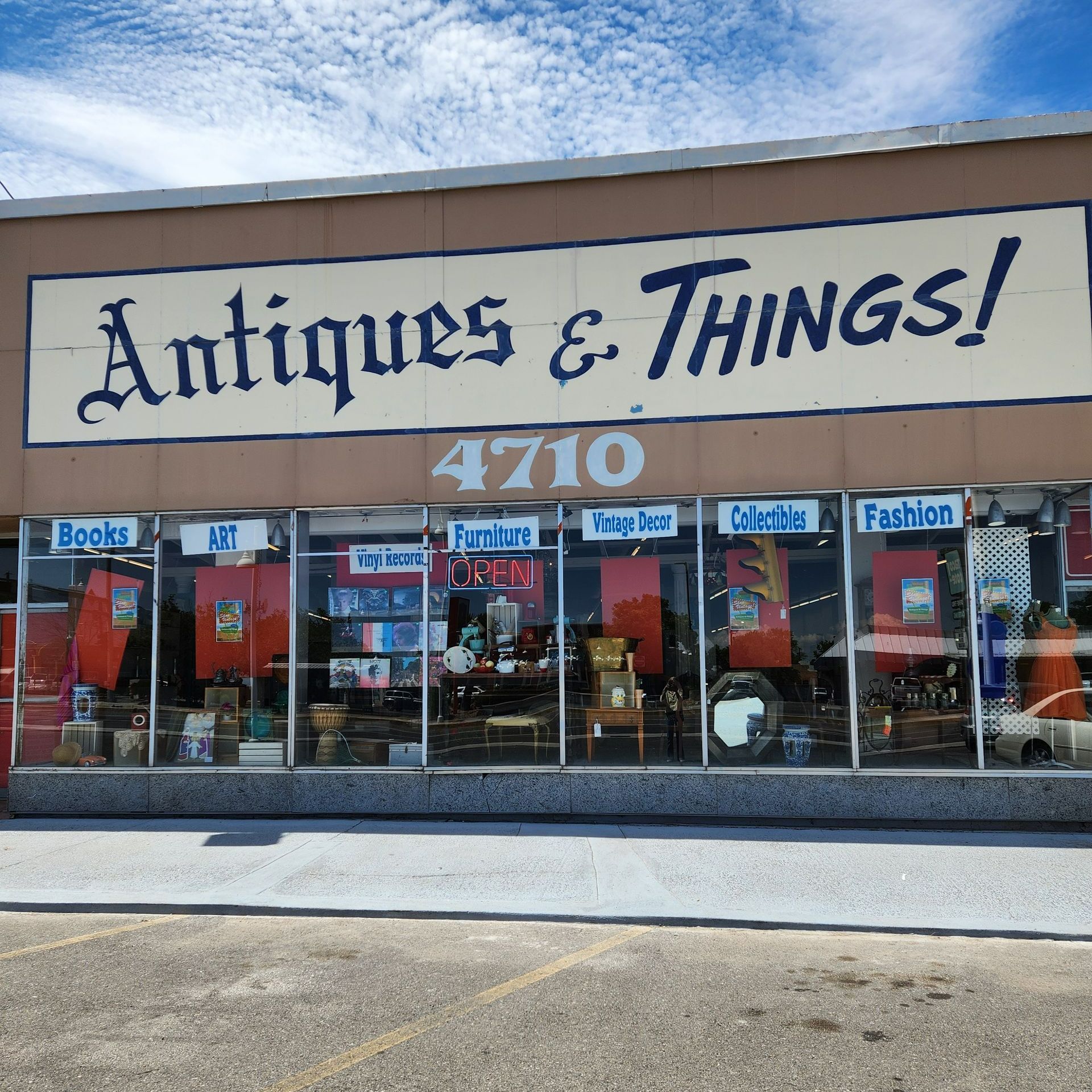 Antiques & Things Shop — Antique Furniture in Albuquerque, NM Antiques & Things Shop — Antique Furniture in Albuquerque, NM